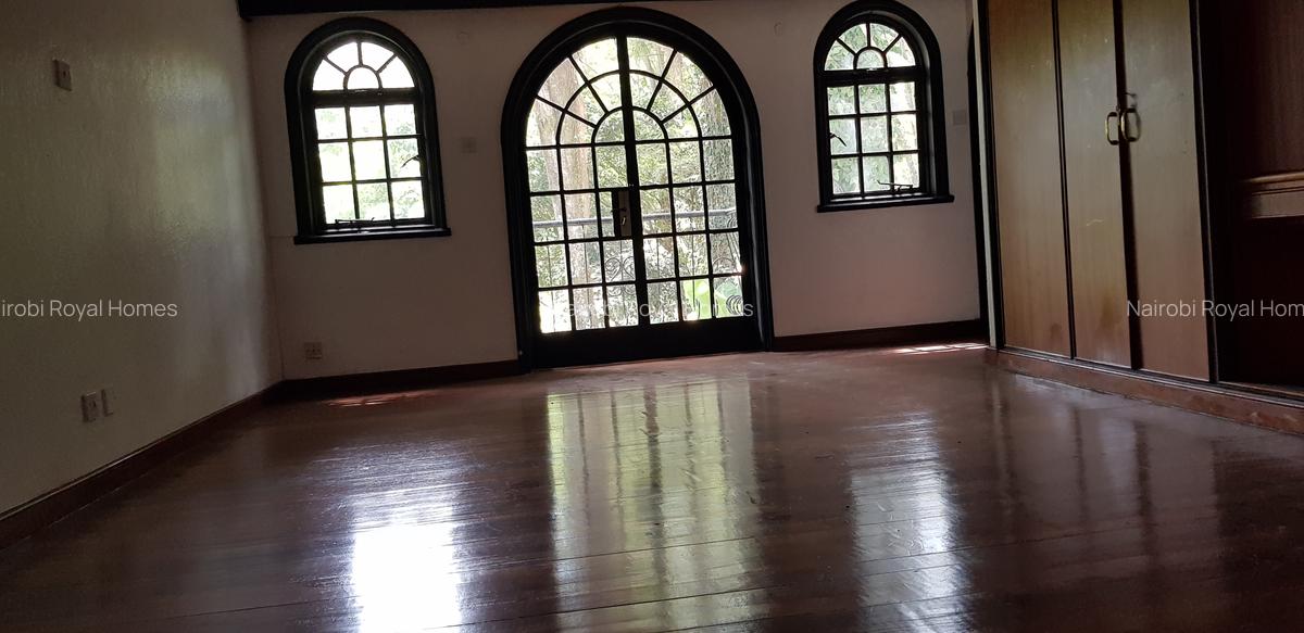 4 Bed Townhouse with En Suite at Riverside Drive - 19