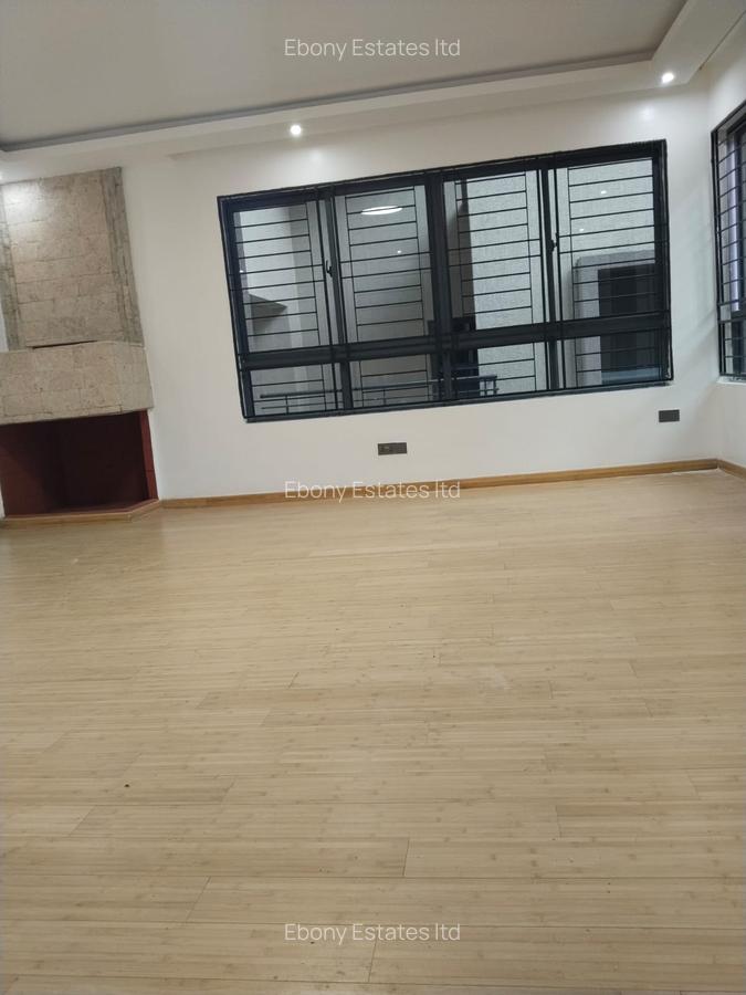 5 Bed Townhouse with En Suite in Lavington - 2