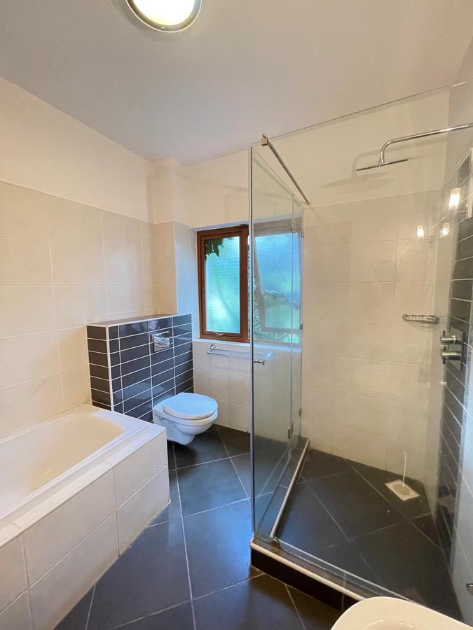 4 Bed Villa with En Suite in Kitisuru - 16