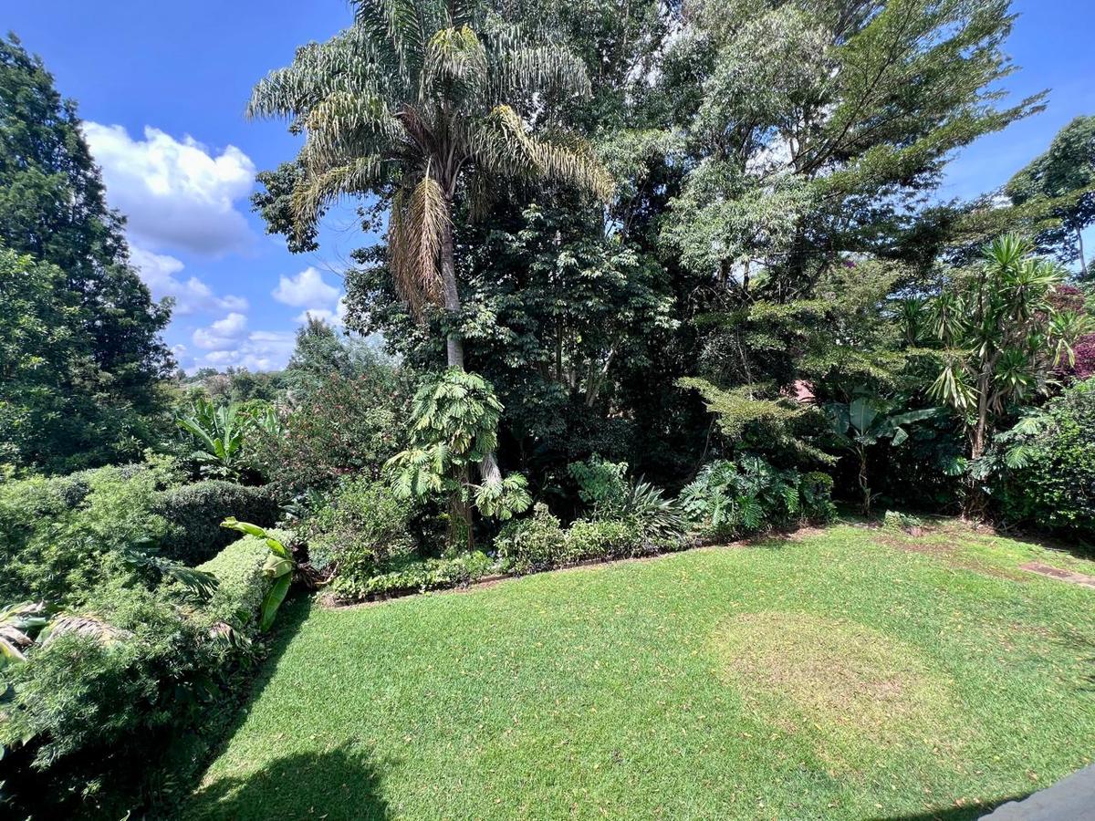 4 Bed House with En Suite at Mimosa - 5
