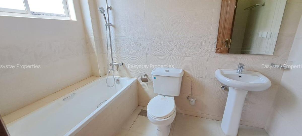 5 Bed Townhouse with En Suite in Kyuna - 10