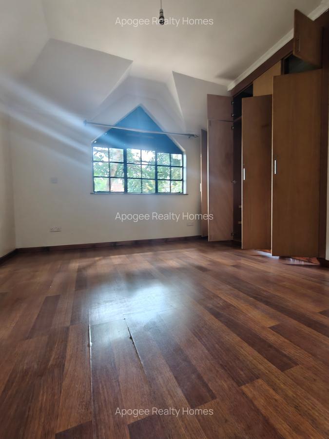 4 Bed Apartment with En Suite at Fourways Junction Estate - 15