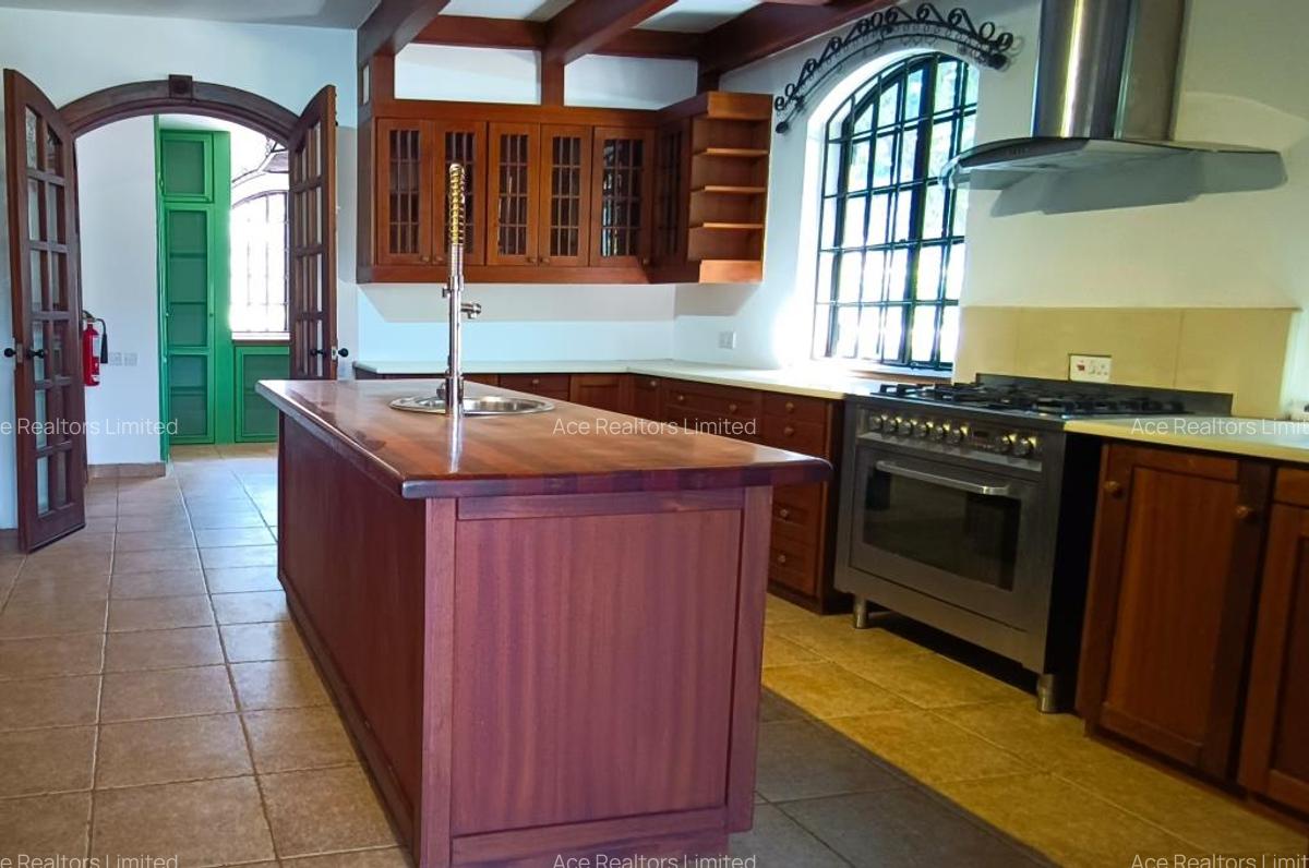 6 Bed House with En Suite at Kitisuru - 10
