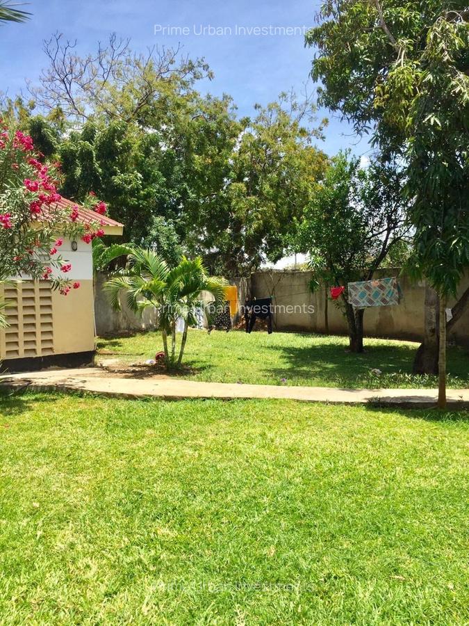 4 Bed House with En Suite in Nyali Area - 11