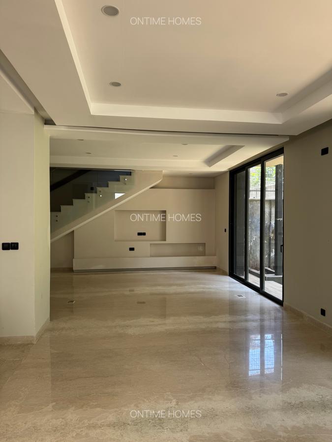 4 Bed Villa with En Suite at Westlands - 4