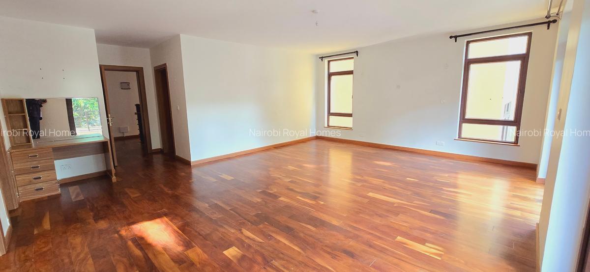 5 Bed Townhouse with En Suite at Lavington Green - 7