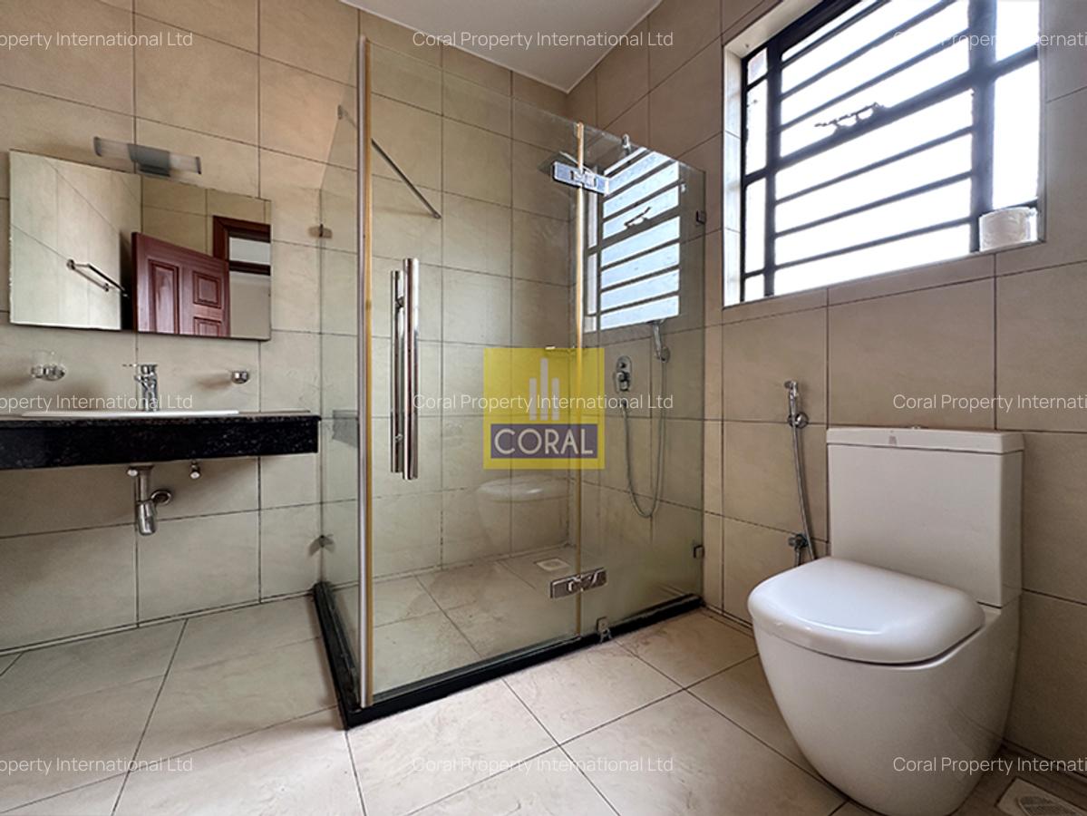 4 Bed Apartment in Parklands - 11