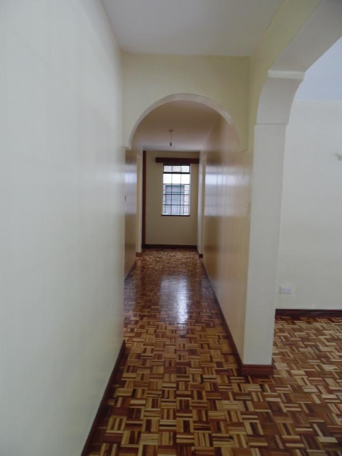 3 Bed Apartment with En Suite at Lavington - 15