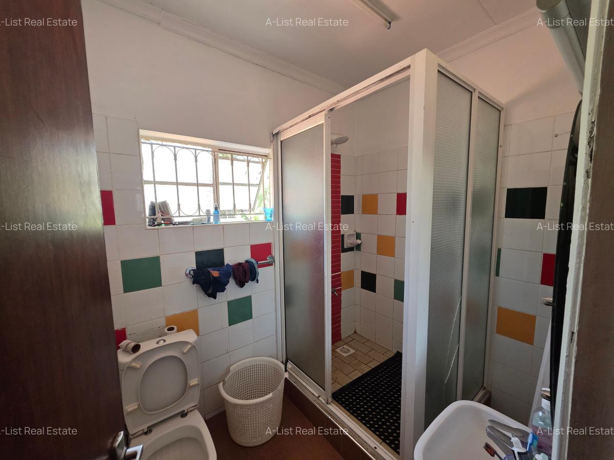 5 Bed Townhouse with En Suite at Lavington - 14