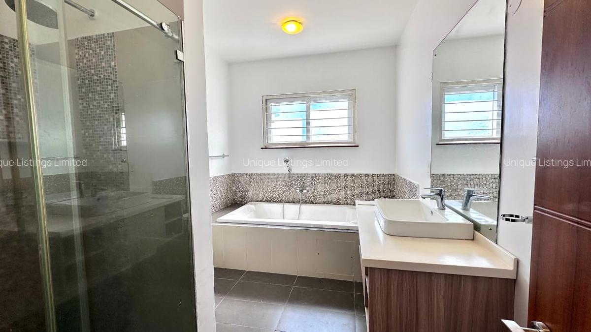 4 Bed Apartment with En Suite in Lavington - 10