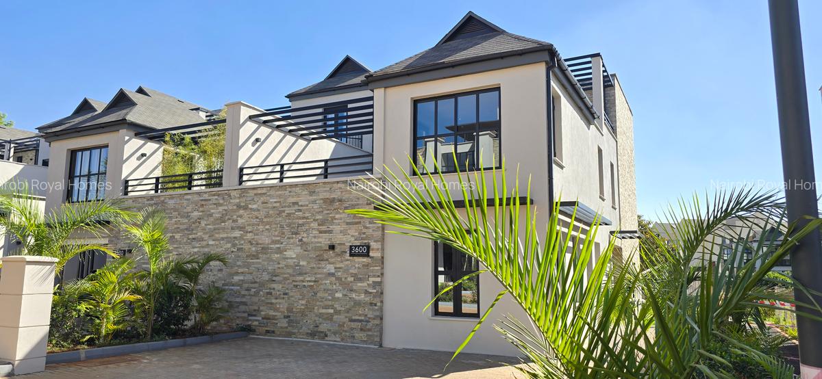 5 Bed Townhouse with En Suite at Palm Valley - 1