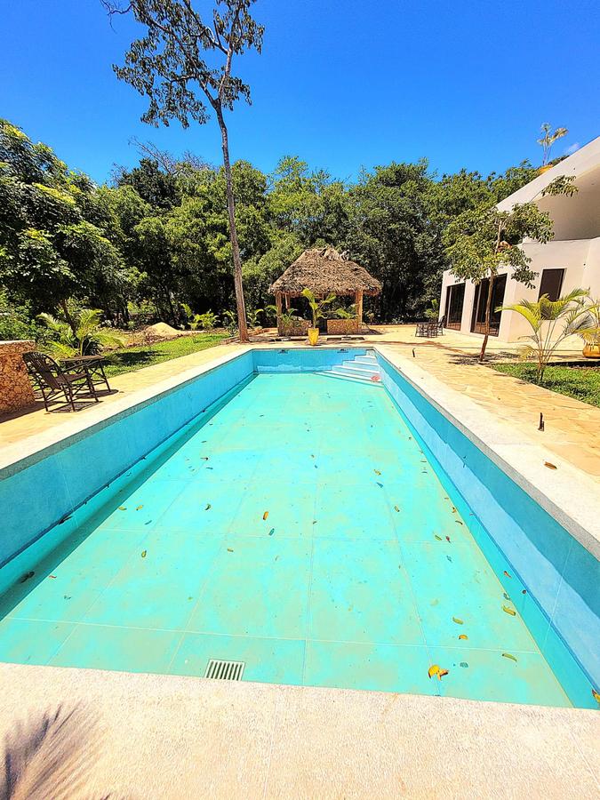 6 Bed Villa with En Suite in Diani - 12