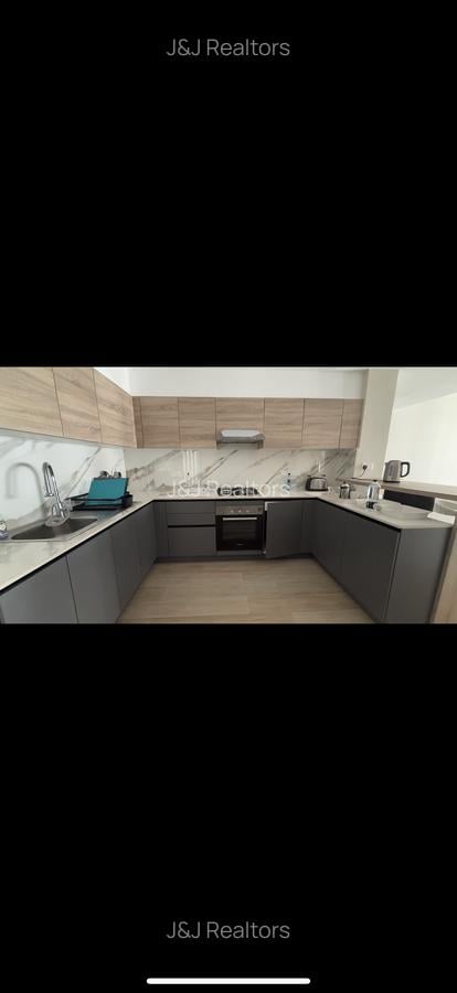 2 Bed Apartment with En Suite in Riverside - 5