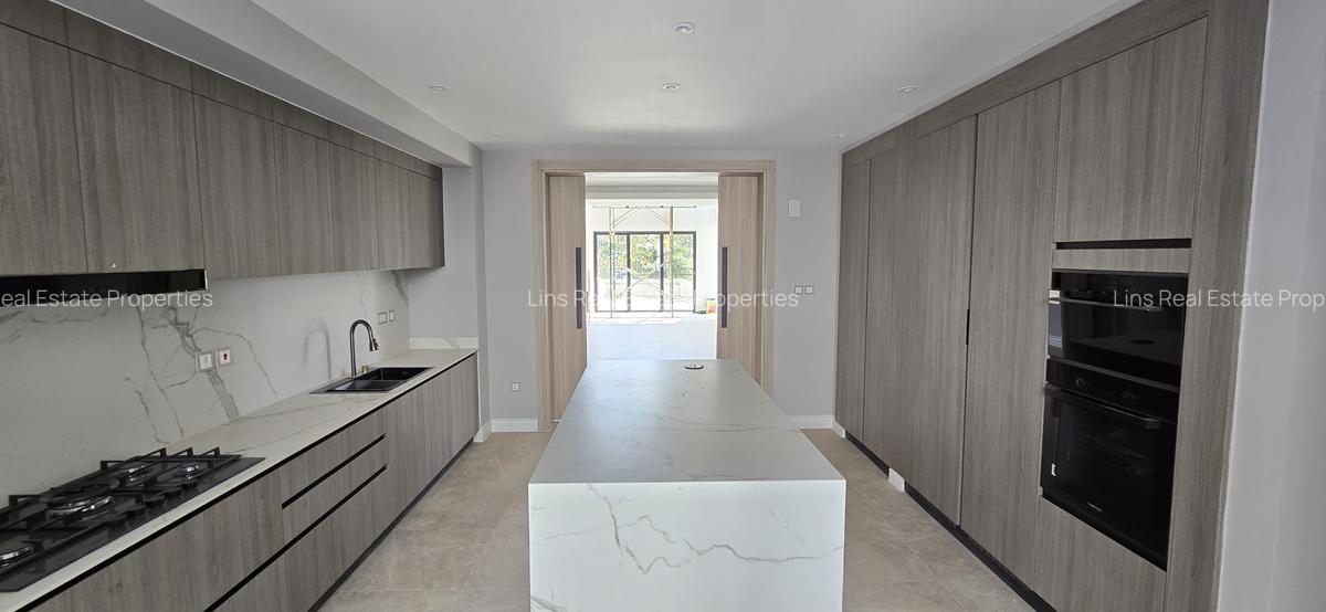 4 Bed Townhouse with En Suite in Runda - 20