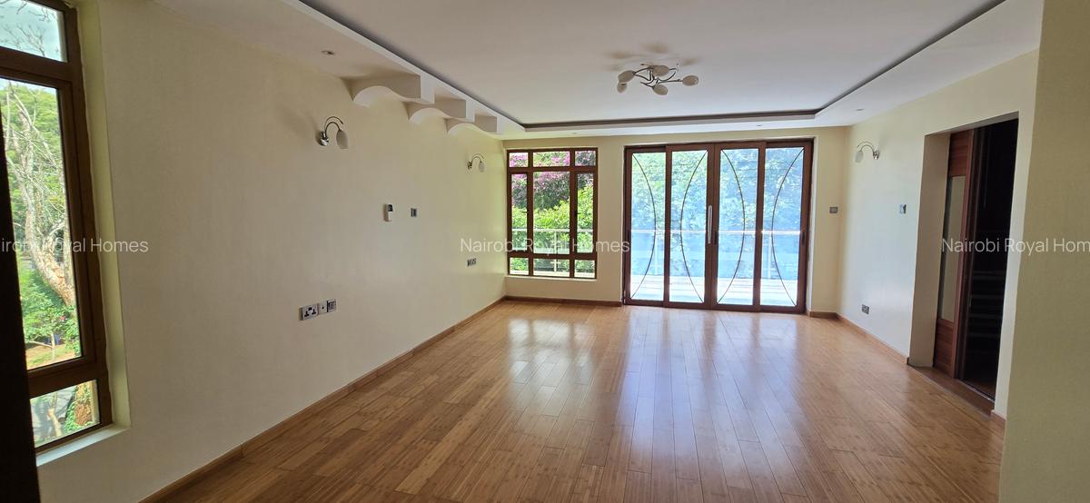 5 Bed Townhouse with En Suite at Convent Drive - 13