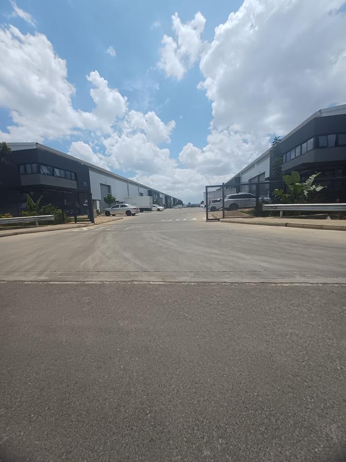 200,000 m² Warehouse with Backup Generator at Eastern Bypass Northlands - 18