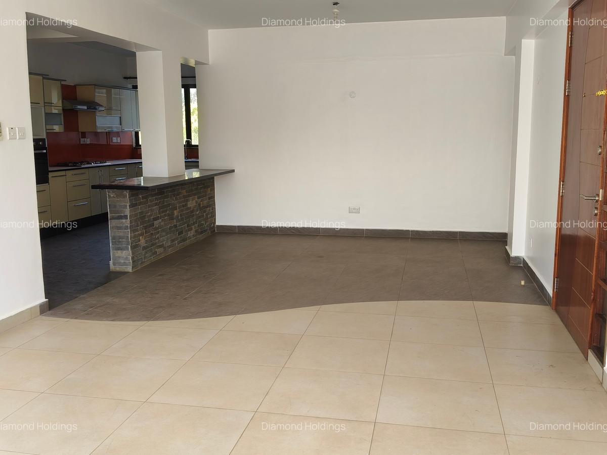 3 Bed Apartment with En Suite in Brookside - 8