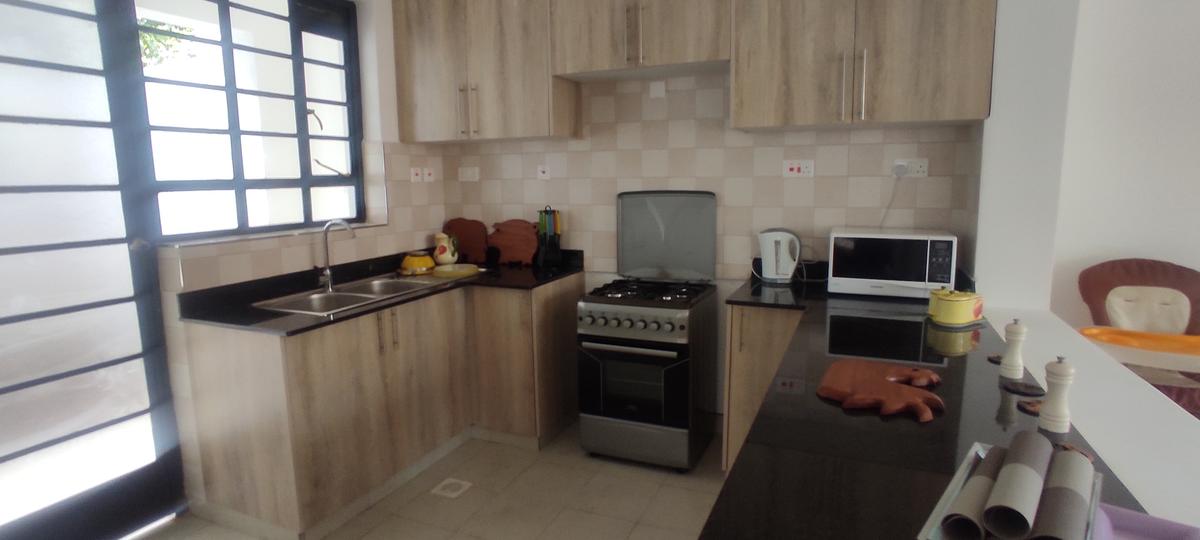 4 Bed Townhouse with En Suite at Banana - 8