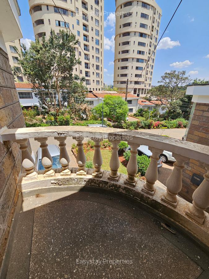4 Bed Townhouse with En Suite in Westlands Area - 11