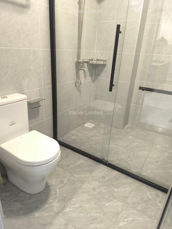 Studio Apartment with En Suite at Valley Arcade - 6