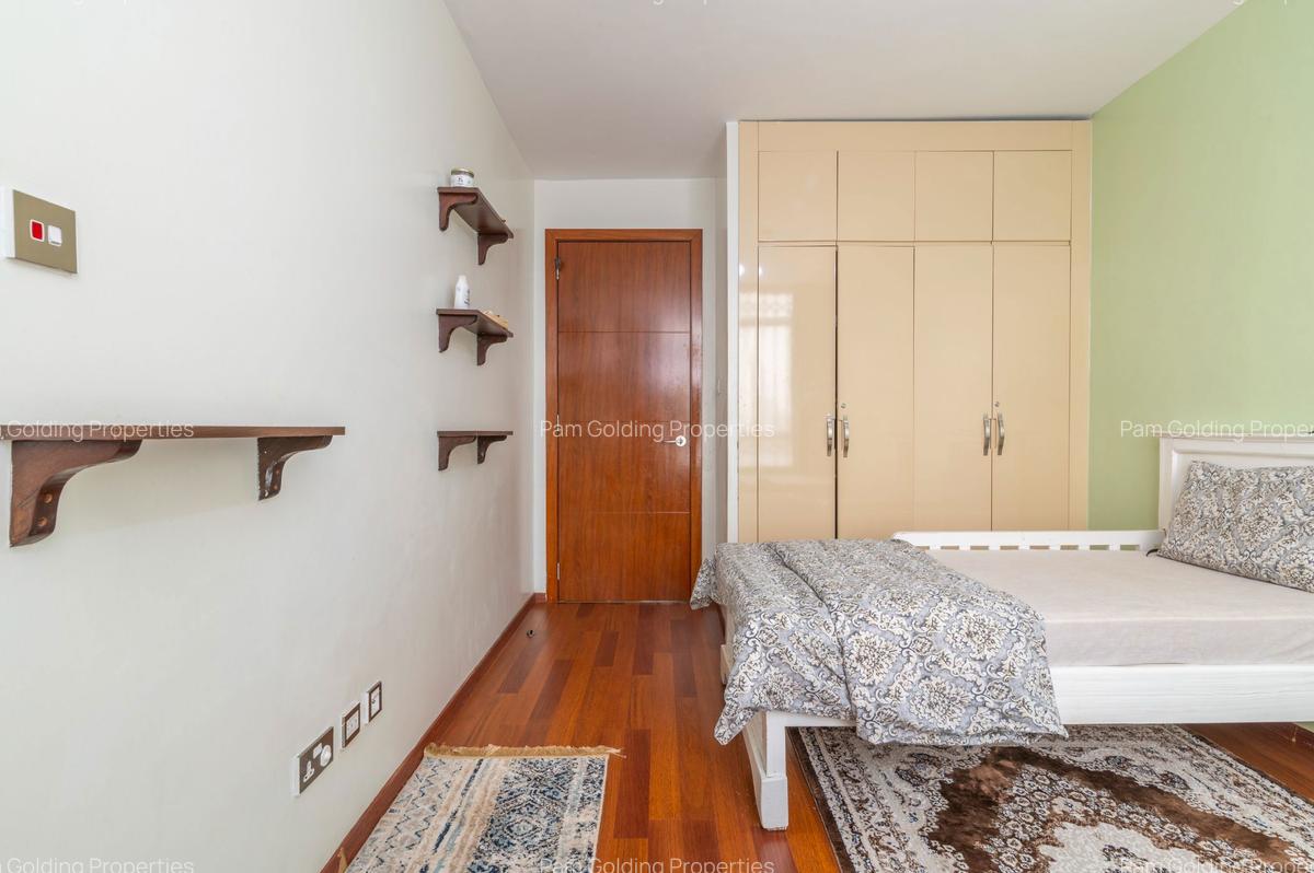 3 Bed Apartment with En Suite in Parklands - 12