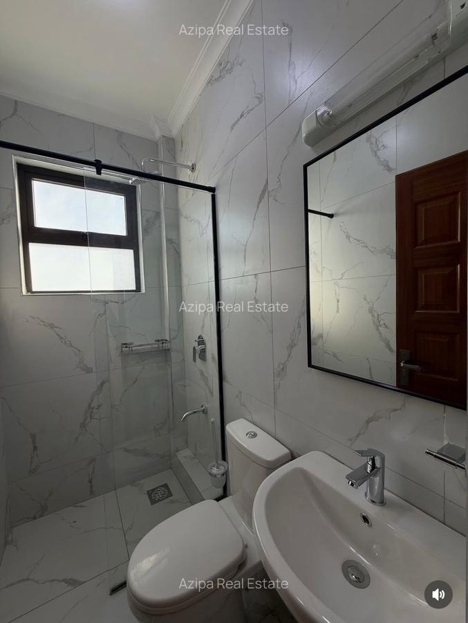 4 Bed Villa with Swimming Pool in Kitengela - 16