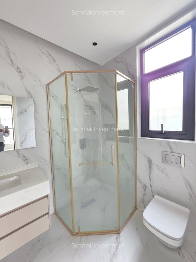 5 Bed Townhouse with En Suite at Issac Gathanju - 16