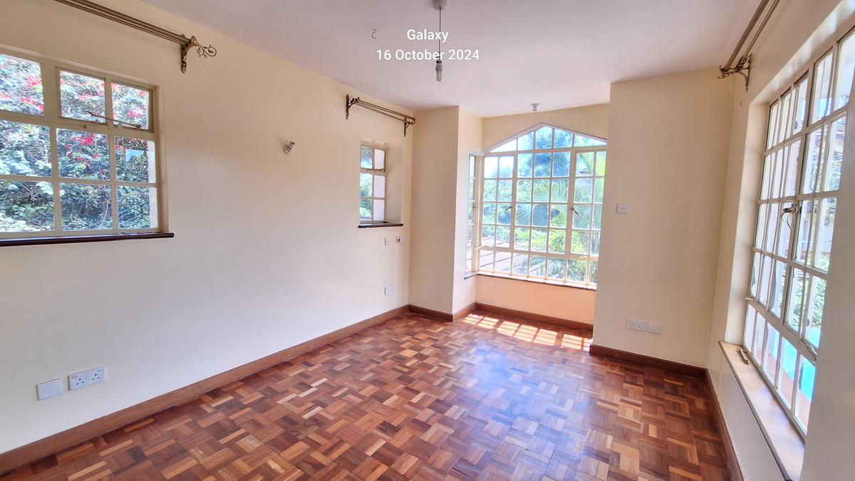 5 Bed Townhouse with En Suite in Lavington - 17