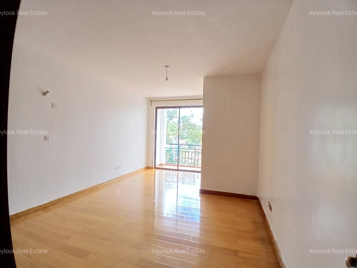 3 Bed Apartment with En Suite at Lavington - 18