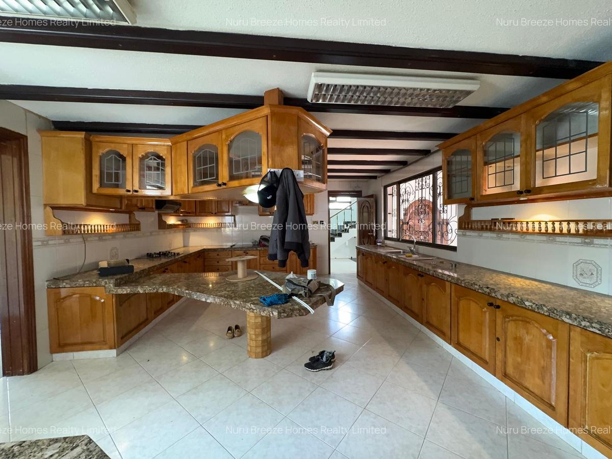 5 Bed House with En Suite in Gigiri - 3