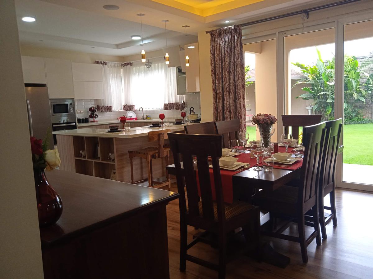 4 Bed House with En Suite in Runda - 6