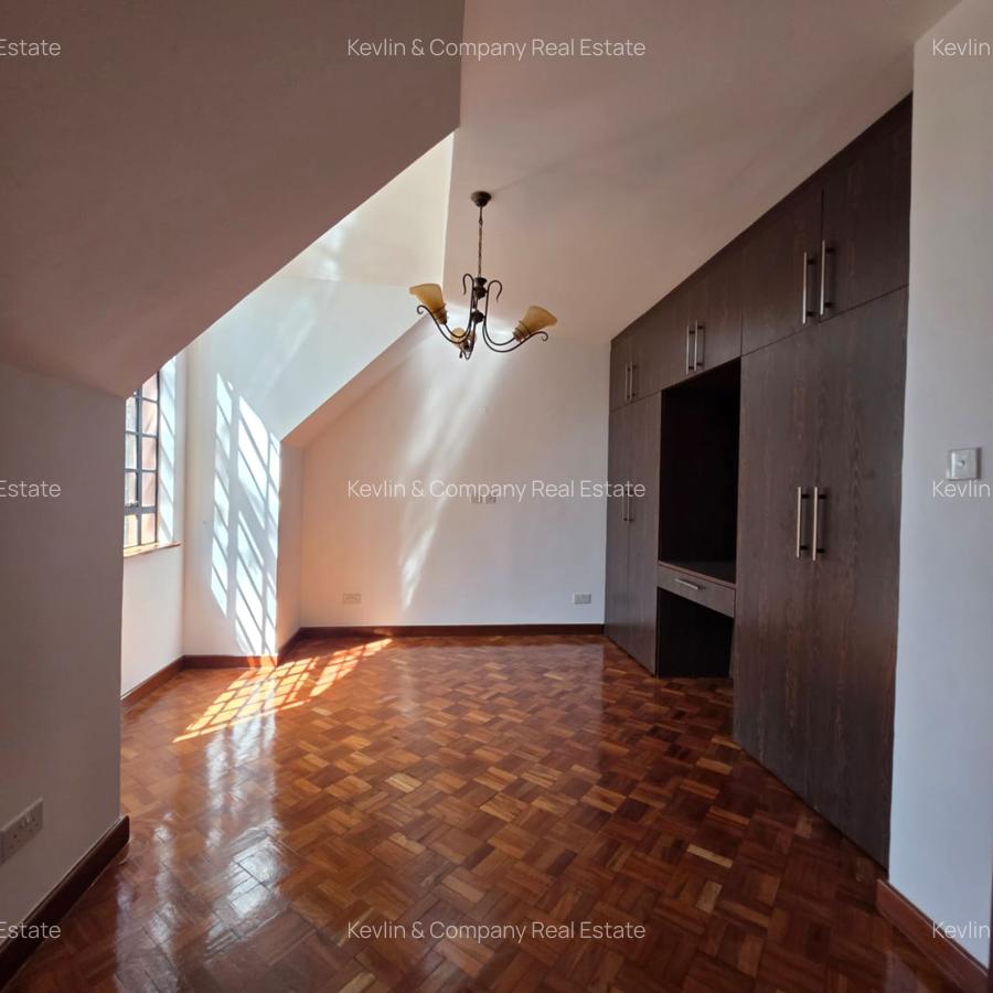 4 Bed Villa with En Suite in Lavington - 14