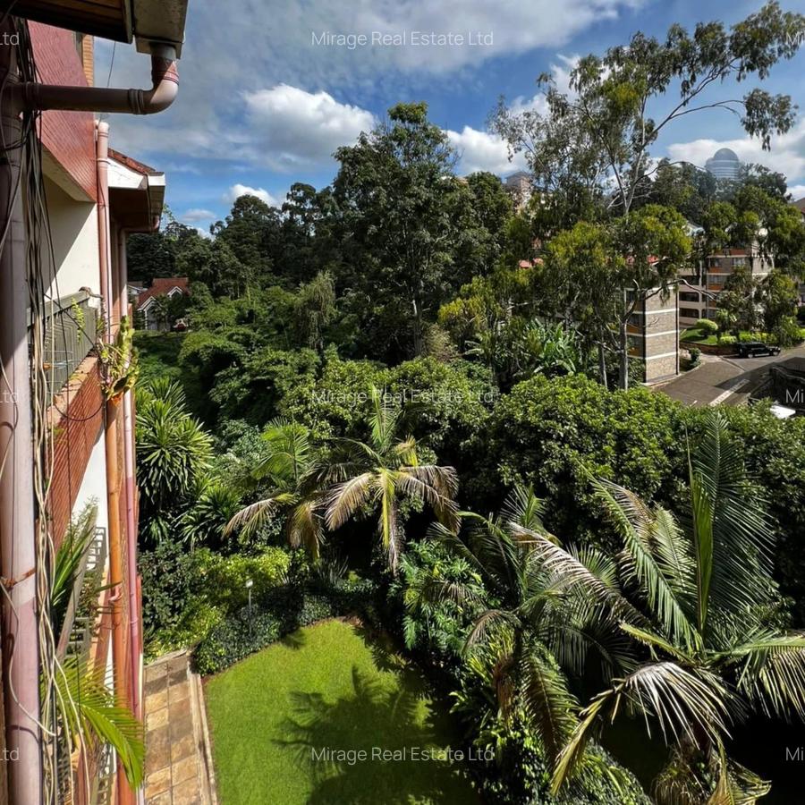 3 Bed Apartment with Swimming Pool in Riverside - 15