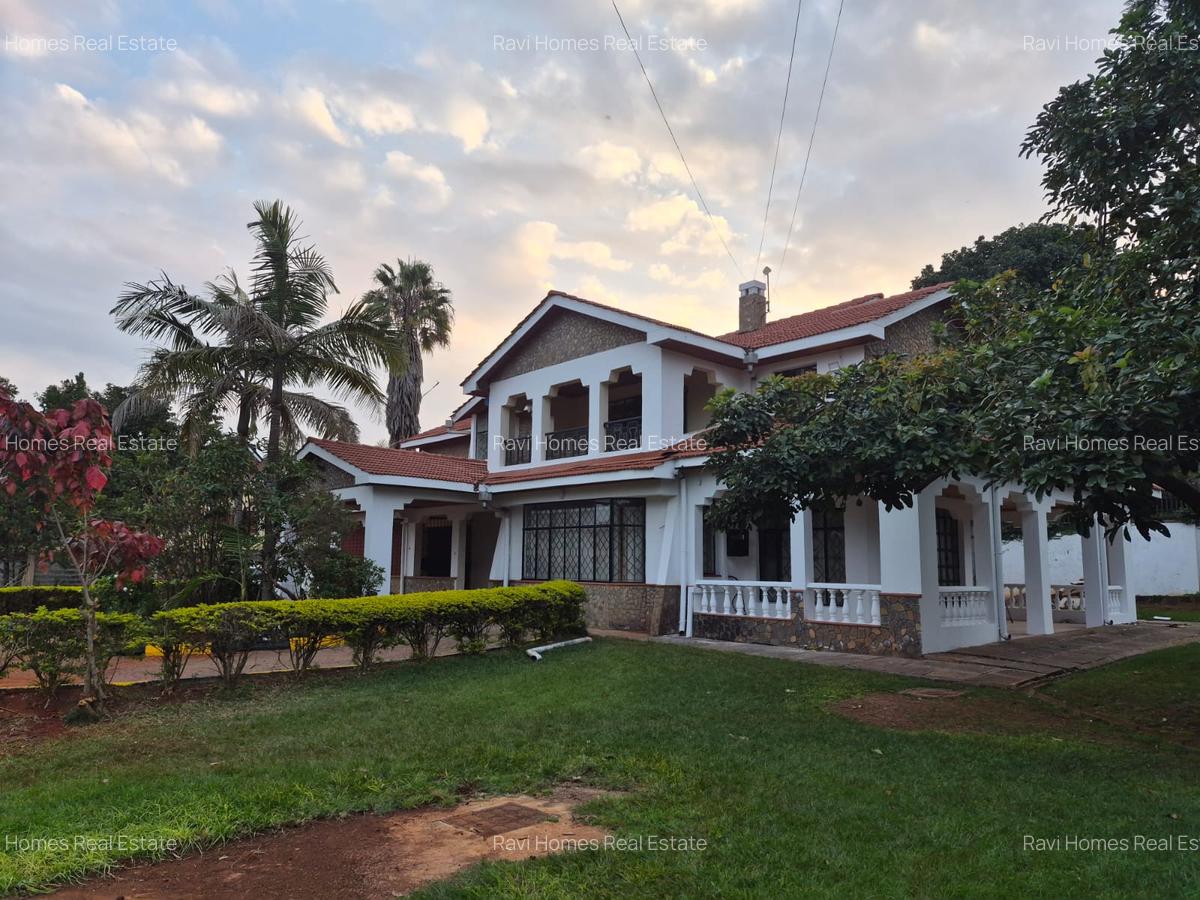 5 Bed Villa with En Suite in Runda - 1