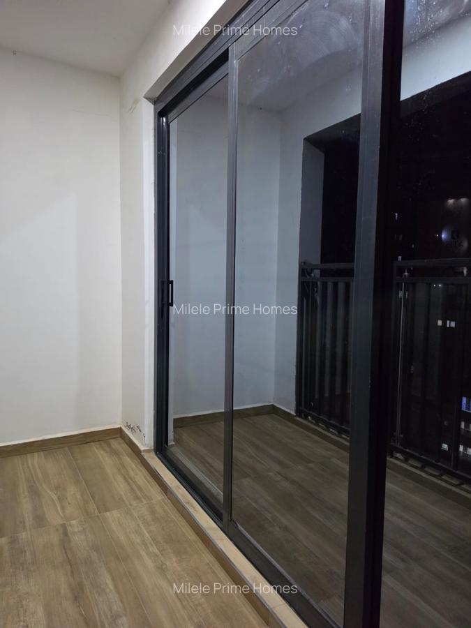 Serviced 6 Bed Apartment with En Suite at Parklands - 17