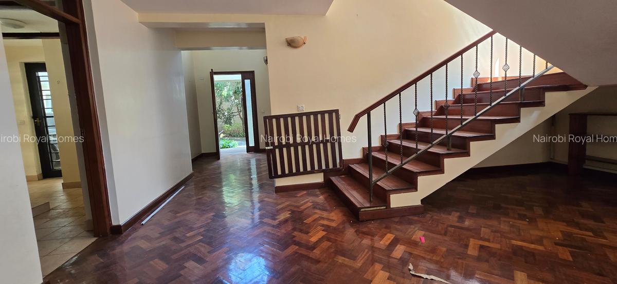 4 Bed Townhouse with En Suite at Lavington James Gichuru - 11