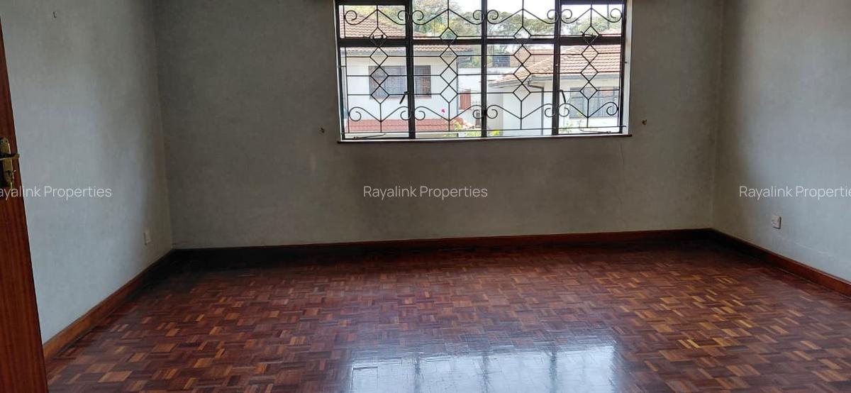 4 Bed Townhouse with En Suite at Grivellea - 11