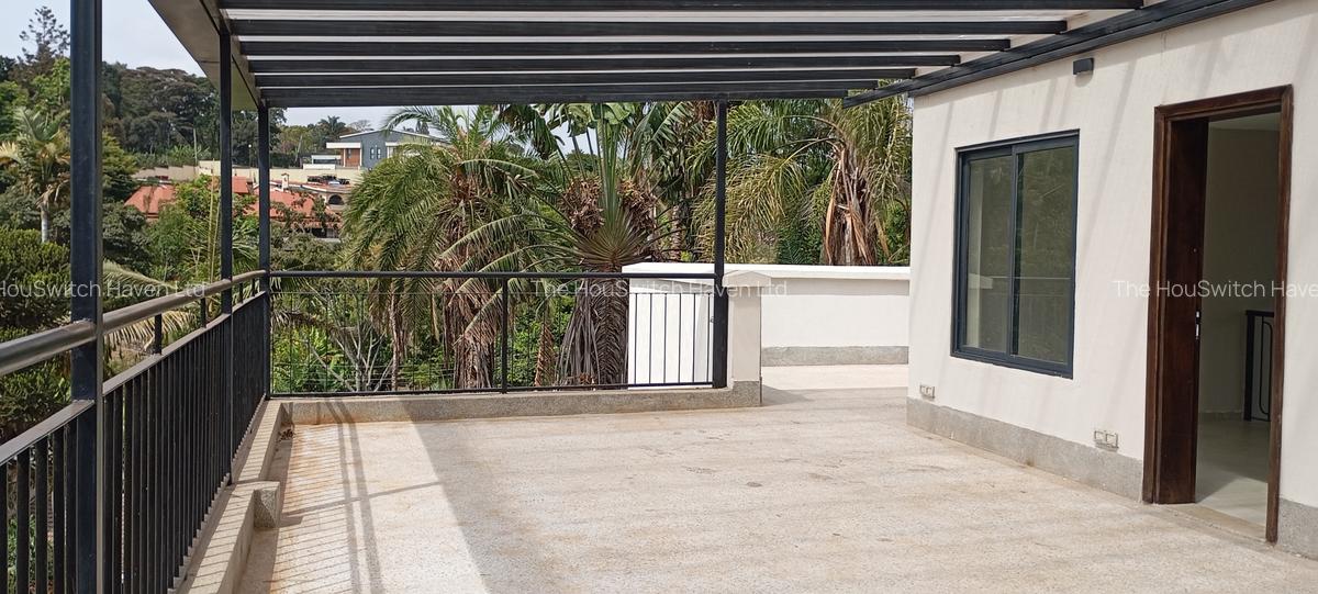 5 Bed Townhouse with En Suite at Off James Gichuru Rd - 19