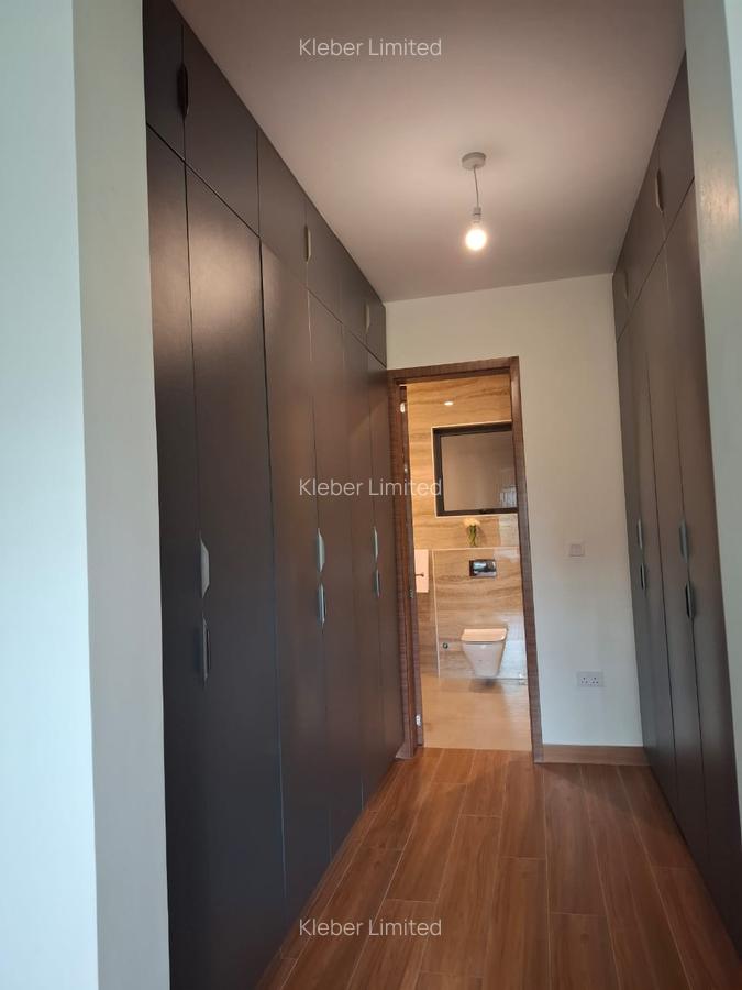 1 Bed Apartment with En Suite in Riverside - 10