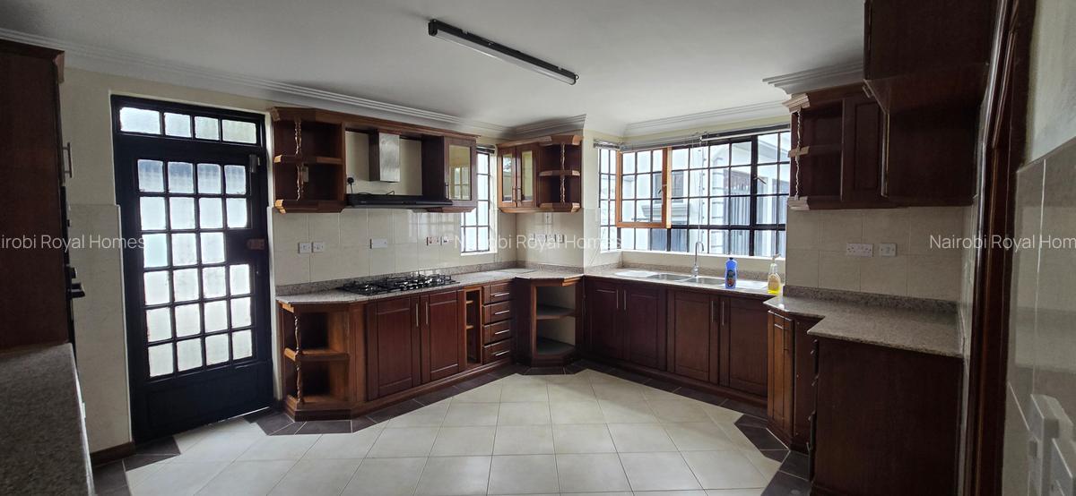 5 Bed House with En Suite at Runda Road - 16