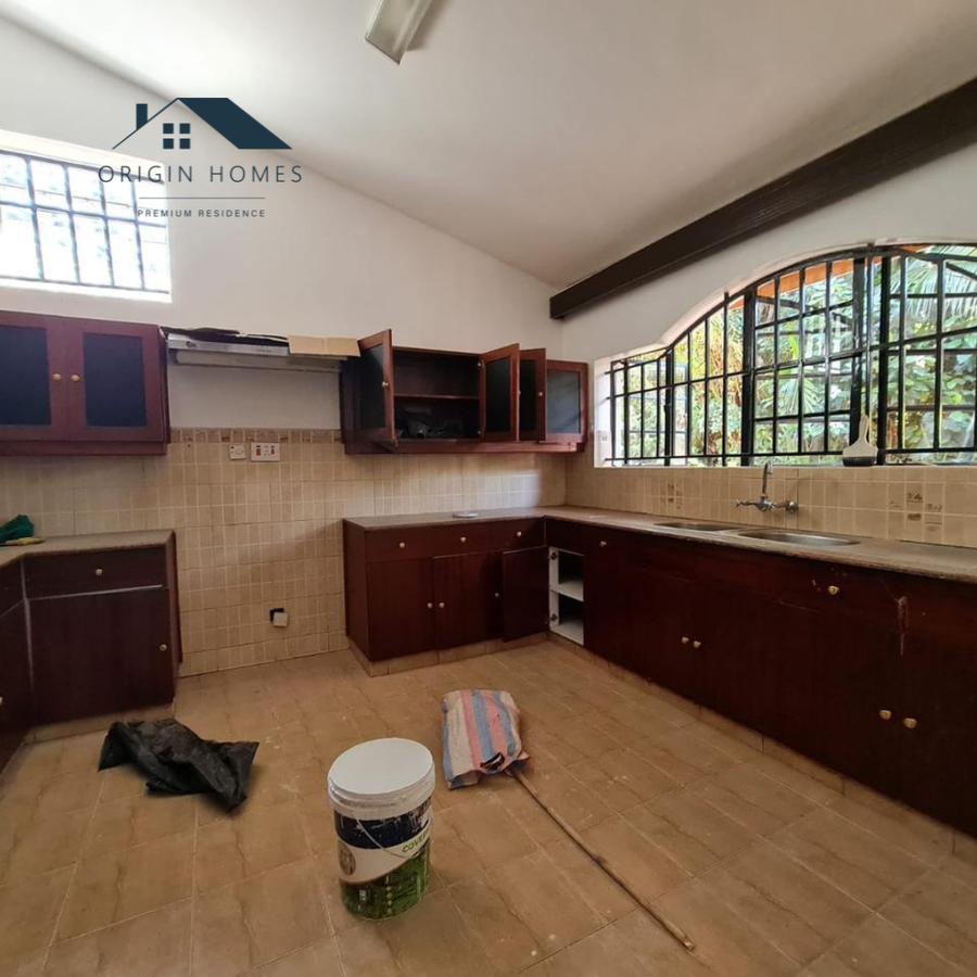 4 Bed Townhouse with En Suite at Westlands - 10