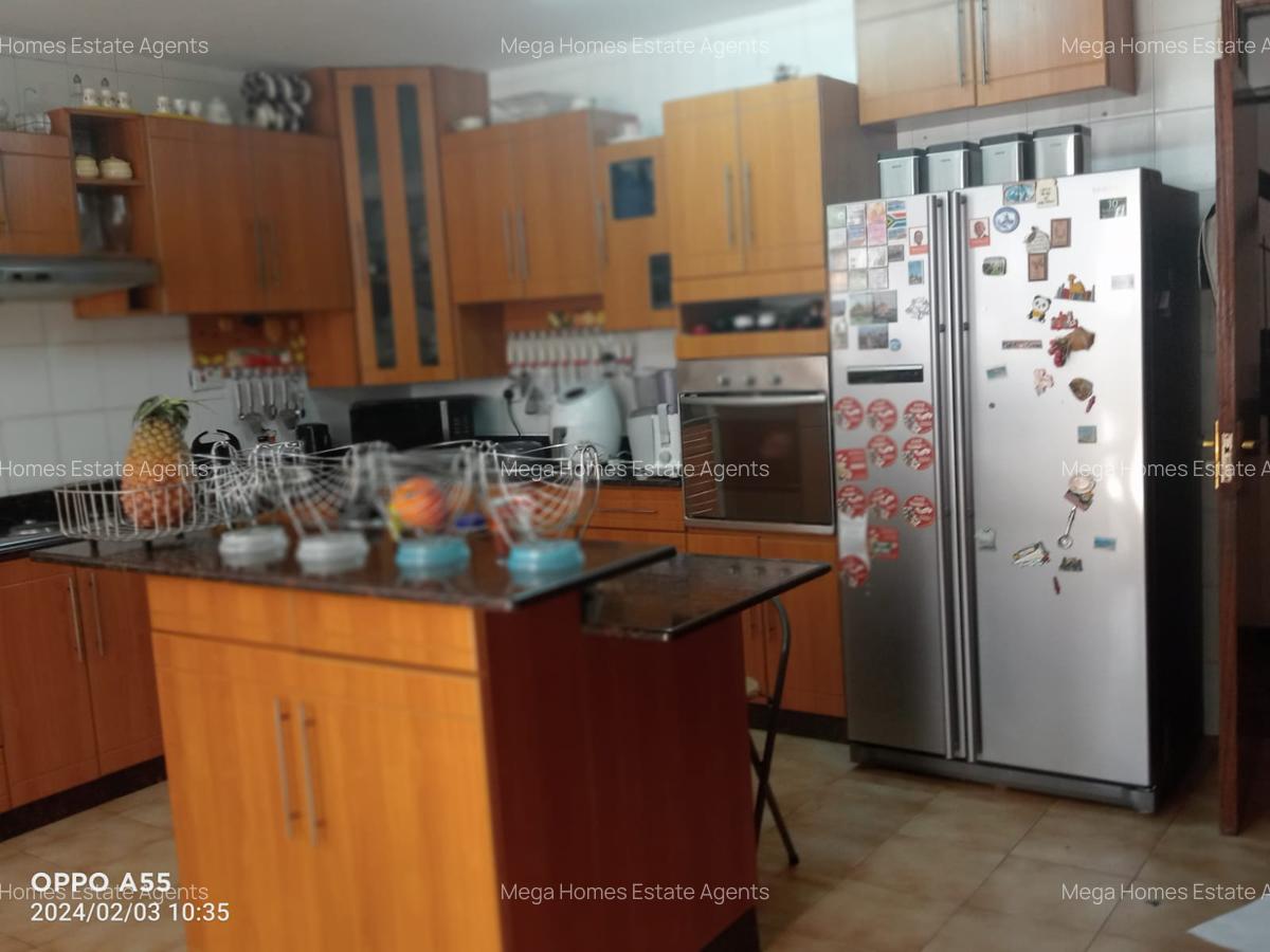 4 Bed House with En Suite in Runda - 4