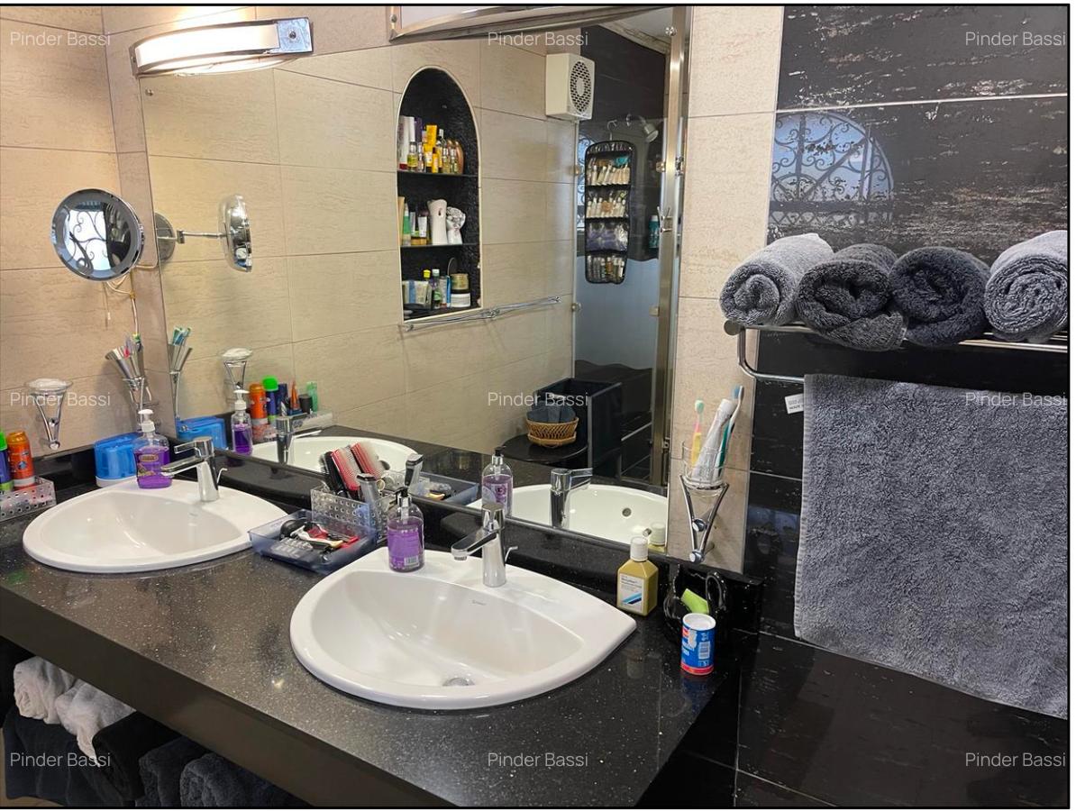 5 Bed Villa with En Suite at Gigiri - 14