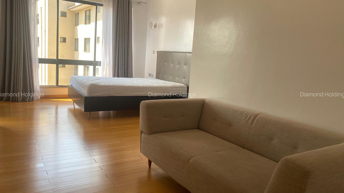 Serviced 2 Bed Apartment with En Suite at Brookside - 9