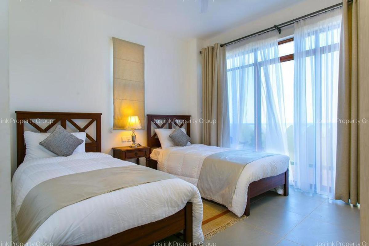 Serviced 3 Bed Apartment with Swimming Pool in Kikambala - 9