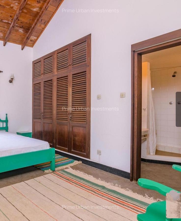 4 Bed House with En Suite in Nyali Area - 14