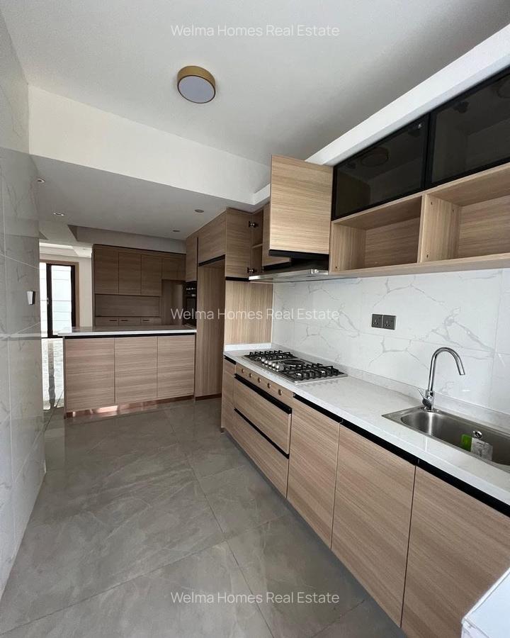 3 Bed Apartment with En Suite in Riverside - 8