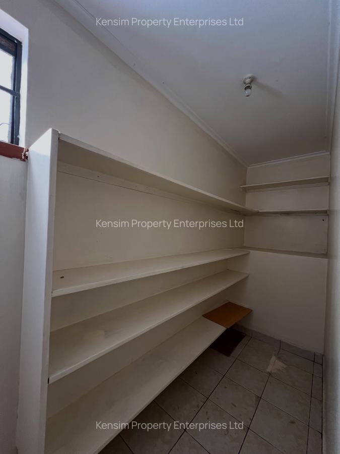 4 Bed Townhouse with En Suite in Lavington - 9
