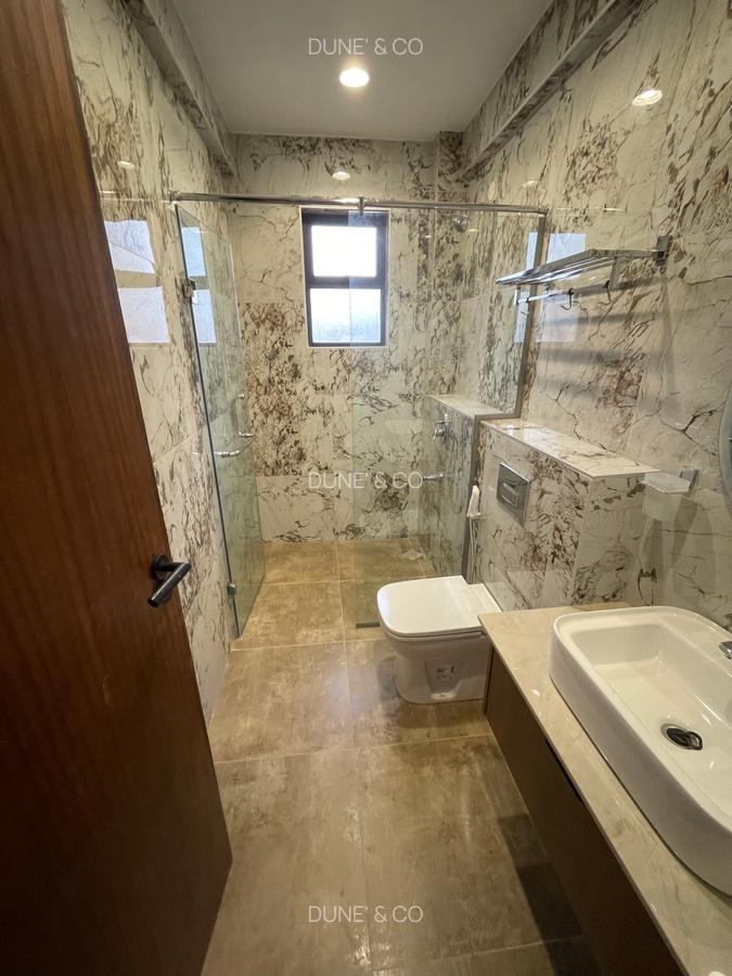 Serviced 2 Bed Apartment with En Suite in Westlands Area - 16