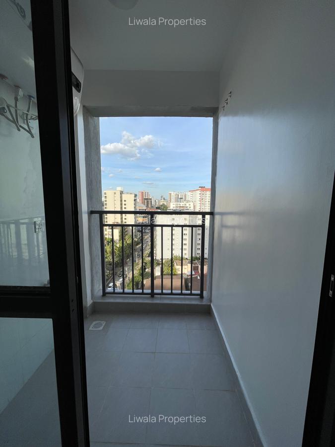 1 Bed Apartment with Swimming Pool in Kilimani - 2